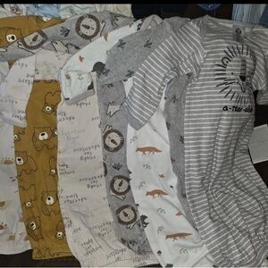 Baby boys 0-3 months mixed clothing lot of 40